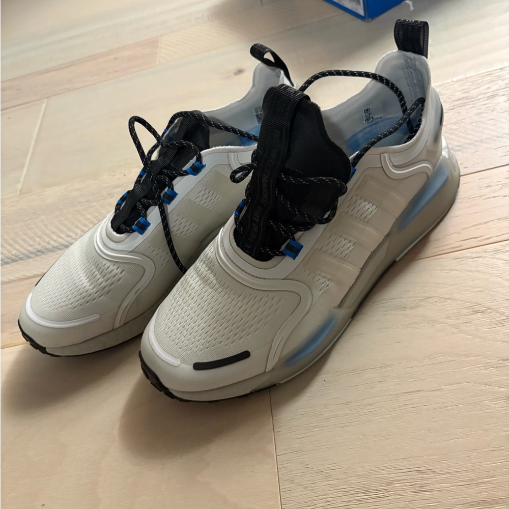 Adidas Men's Cream and Black Sneakers